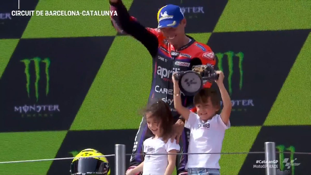 The best trophy presentation ever! 🙌❤️ #CatalanGP 🏁