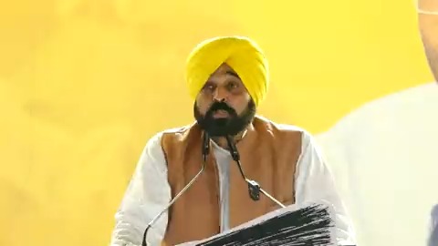 ਪਟਵਾਰੀ ਆਪਣੇ ਇੱਕ ਭ੍ਰਿਸ਼ਟ ਸਾਥੀ ਨੂੰ ਬਚਾਉਣ ਲਈ ਕਲਮ ਛੋੜ ਹੜਤਾਲ ‘ਤੇ ਗਏ…ਹੁਣ ਕਲਮ ਉਹਨਾਂ ਦੇ ਹੱਥਾਂ ‘ਚ ਦੇਣੀ ਹੈ ਜਾਂ ਨਹੀਂ, ਫੈਸਲਾ ਸਰਕਾਰ ਕਰੇਗੀ…ਹੁਣ ਅਸੀਂ 2 ਹਜ਼ਾਰ ਤੋਂ ਵੱਧ ਨਵੇਂ ਪਟਵਾਰੀ ਰੱਖਣ ਦਾ ਫੈਸਲਾ ਲੈ ਲਿਆ ਹੈ..
