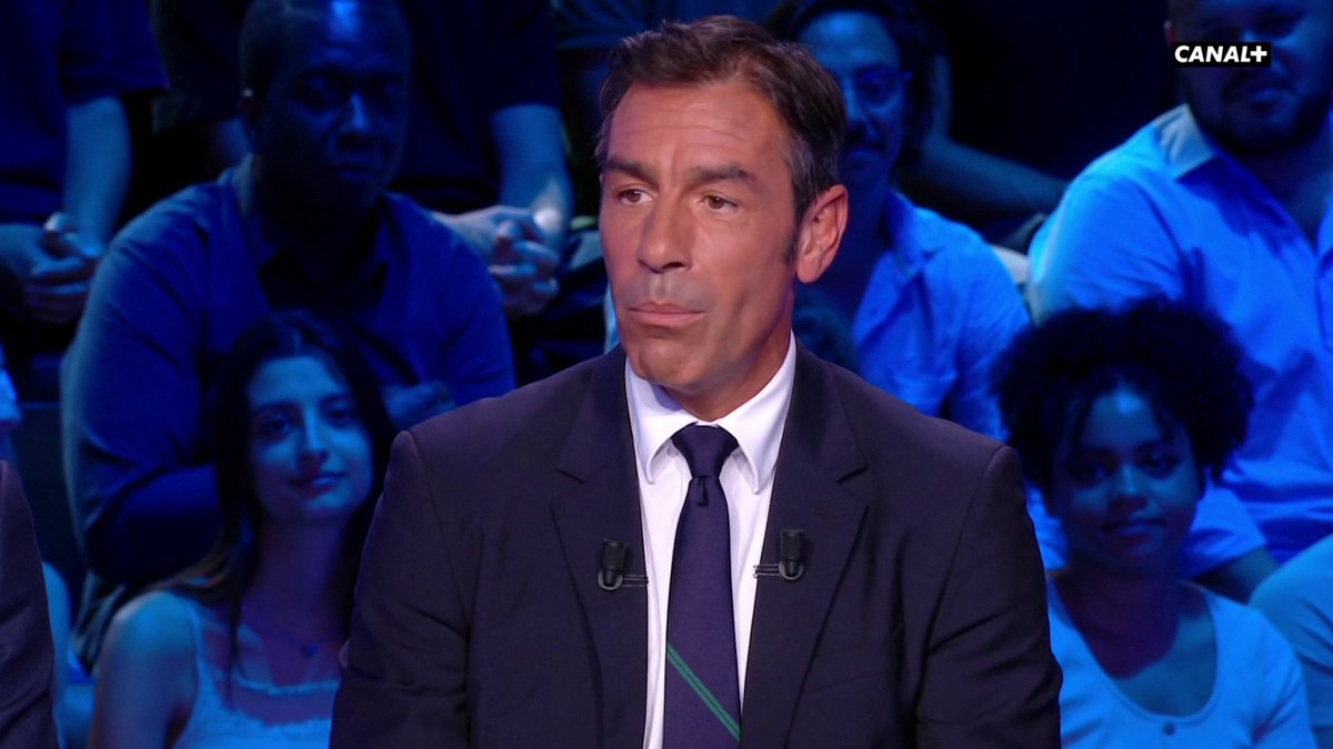 "J'appelle ça des pleureuses" 😳 L'avis de Robert Pirès sur la déclaration de Neymar qui affirme que lui et Lionel Messi ont "vécu un enfer à Paris" 🗣 #CFC