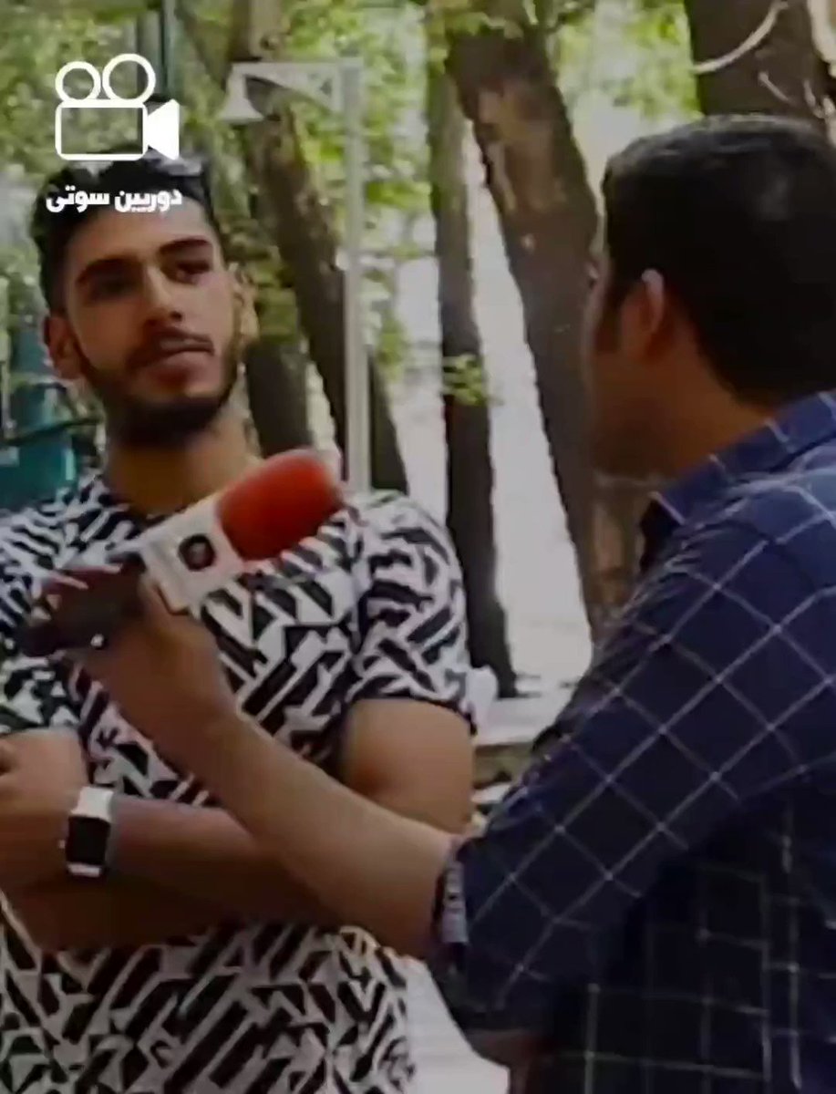 - حاضری با دوست دخترت ازدواج کنی؟ + نه! بعد یه مدت دلمو میزنه + الان با منه بعداشو میخوام چکار؟ + مگه دیوونه‌ام؟ وقتی میتونم با همه باشم؟ حالا روشنه چرا تو غرب دختره تو ۴۰ سالگی با دوتا بچه‌ی زاییده و یه شکم قلمبه وقتی از طرف حلقه میگیره مثل خر کیف می‌کنه؟ روشنه این دنیا بیشتر به ضرر کیه؟ این زن، زندگی، آزادیه! این همون دنیای آزاد فیکیه که وعده‌شو میدن! این خروجی روابط بازه که هرچند بهشت پسراست ولی در نهایت برای نوع بشر و اصل خانواده یک جهنم تمام عیاره. این همون بردگیِ ابلیس با برچسب #آزادی ‍ه!