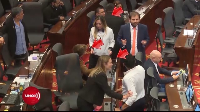 #NoticiasUno| Viveza de un lado, ingenuidad del otro. Así se aprobó subcomisión de salud en Cámara. Informe confidencial