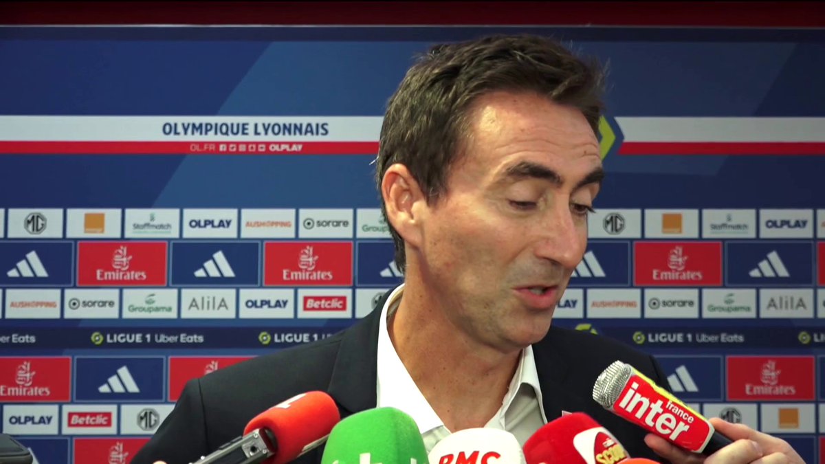 La phrase sous-entendue du président de l'OL, Santiago Cucci, après la défaite face au PSG hier soir : 🗣️ "Il faut un entraîneur qui entraîne" #OLPSG | #Ligue1UberEats