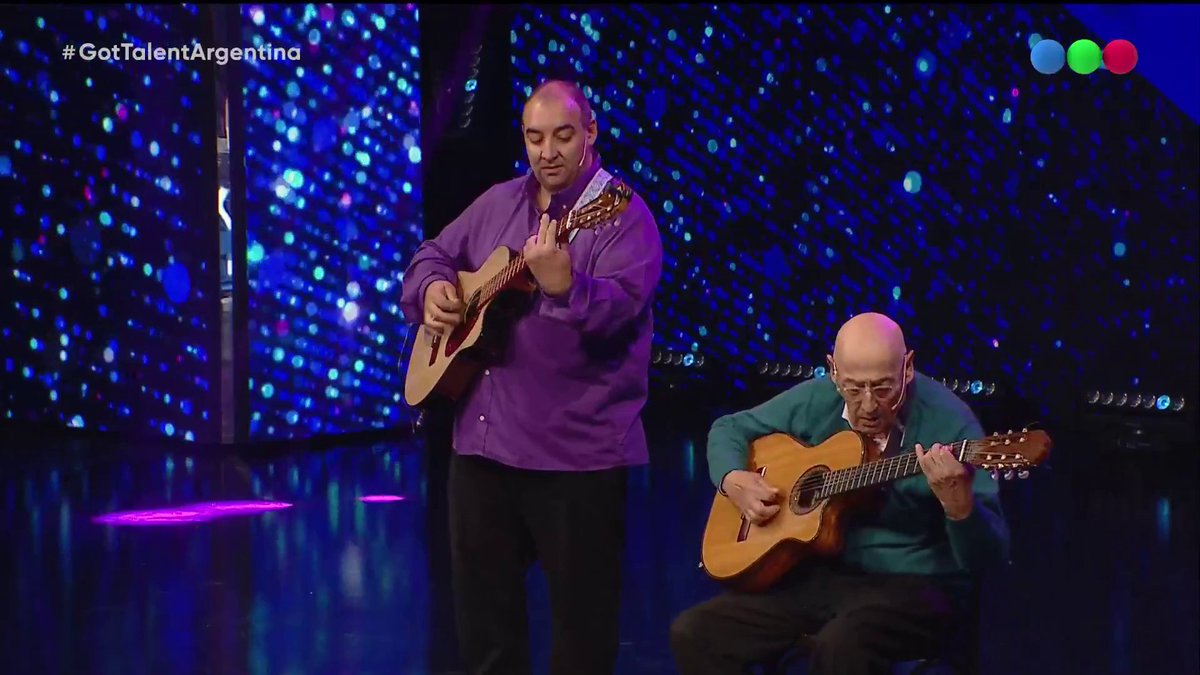 Imposible no lagrimear con Alexis y Samuel 😭 Abuelo y nieto se presentaron con la guitarra. 📲Mirá la performance completa y seguí #GotTalentArgentina en