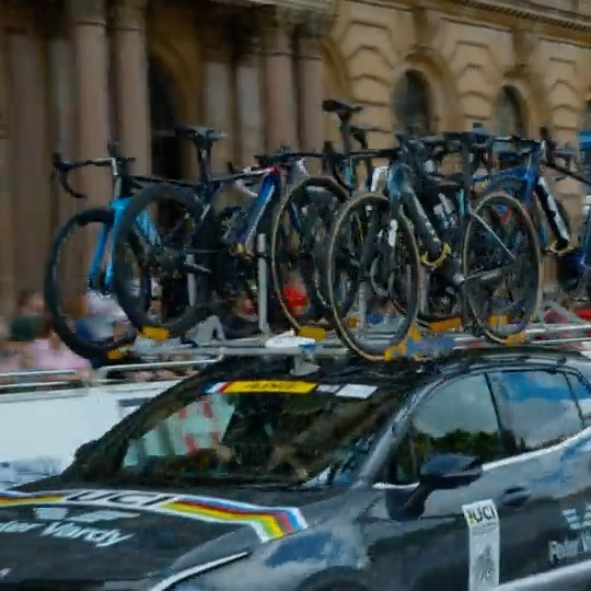 Ever wondered about all the preparation required in the run-up to an event like the 2023 UCI @CyclingWorlds 🤔 Take a look behind-the-scenes while the National Team cars are equipped with bike racks for the Road events 🛠️ SeaSucker | #GlasgowScotland2023