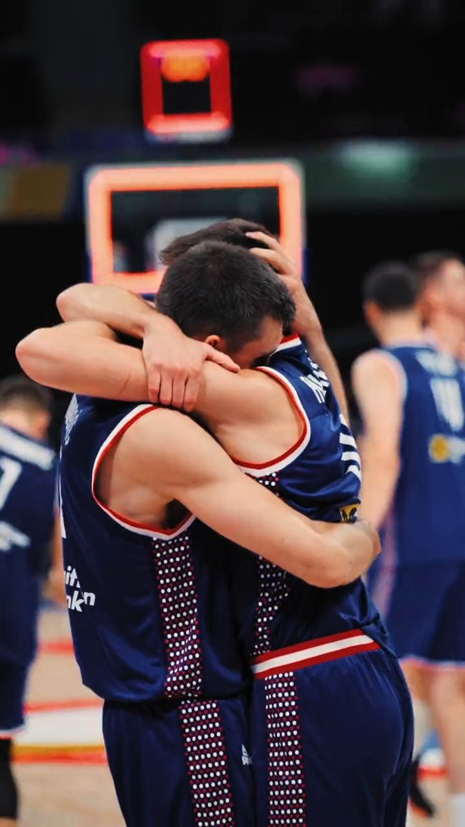 This is everything 💙❤️🤍 #FIBAWC x #WinForSrbije 🇷🇸