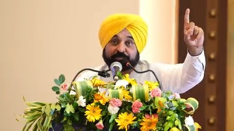 ਪੰਜਾਬ ‘ਚ 8 UPSC ਸੈਂਟਰਾਂ ‘ਚੋਂ ਇੱਕ ਸੈਂਟਰ ਮੋਗਾ ਦੀ ਧਰਤੀ ‘ਤੇ ਖੋਲਾਂਗੇ…ਨੌਜਵਾਨਾਂ ਨੂੰ ਵਧੀਆ ਤਿਆਰੀ ਕਰਵਾ ਕੇ ਇੱਥੇ ਹੀ ਅਫ਼ਸਰ ਬਣਾਵਾਂਗੇ…ਰਹਿਣਾ ਤੇ ਖਾਣਾ ਬਿਲਕੁਲ ਮੁਫ਼ਤ ਹੋਵੇਗਾ…ਪੜ੍ਹਨ ਲਈ ਲਾਇਬਰੇਰੀ ਦਾ ਵੀ ਪ੍ਰਬੰਧ ਕਰਕੇ ਦੇਵਾਂਗੇ…