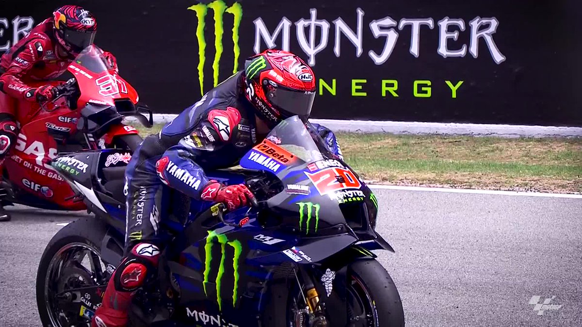15th ⏩ 7th 💪 As the race restarted, Fabio Quartararo didn't look back! Sit back and enjoy the best comeback of the #CatalanGP, brought to you by Estrella Galicia 0,0 🚀 #MotoGP