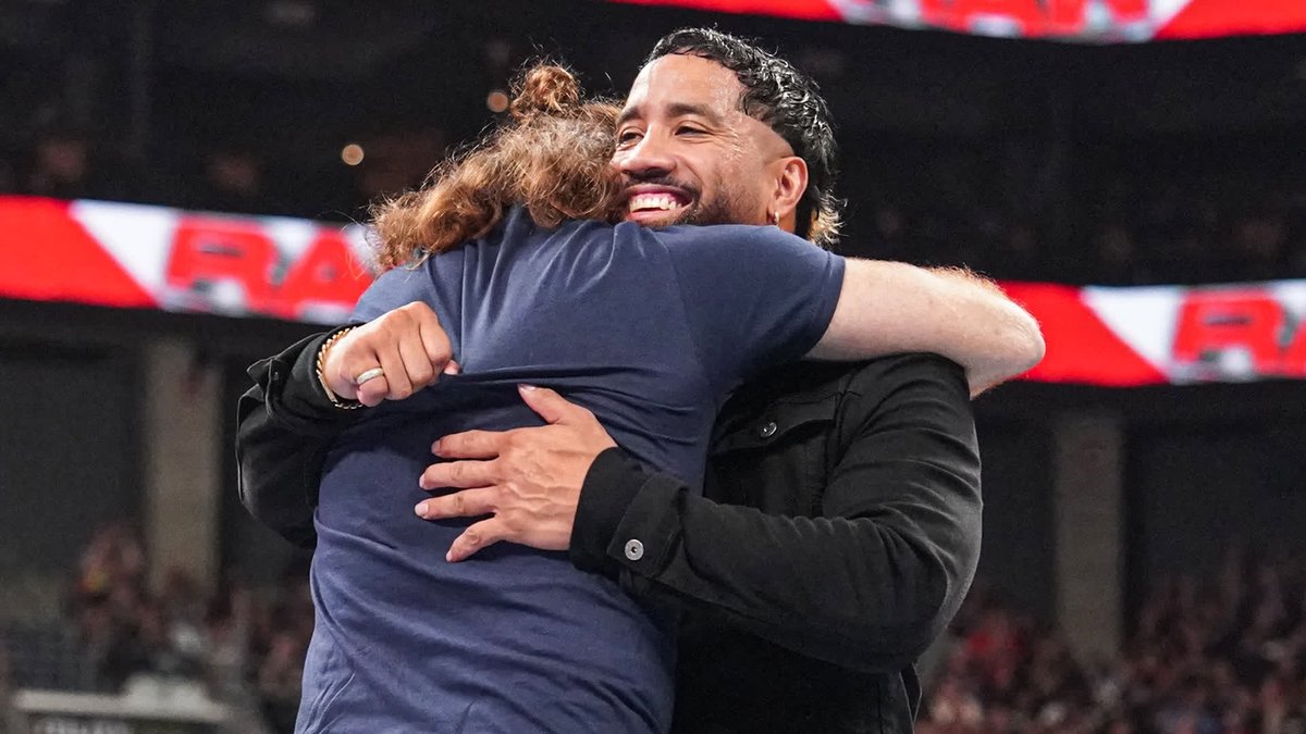 .Sami Zayn welcomes Jey The Usos to his first episode on the red brand. #WWERaw