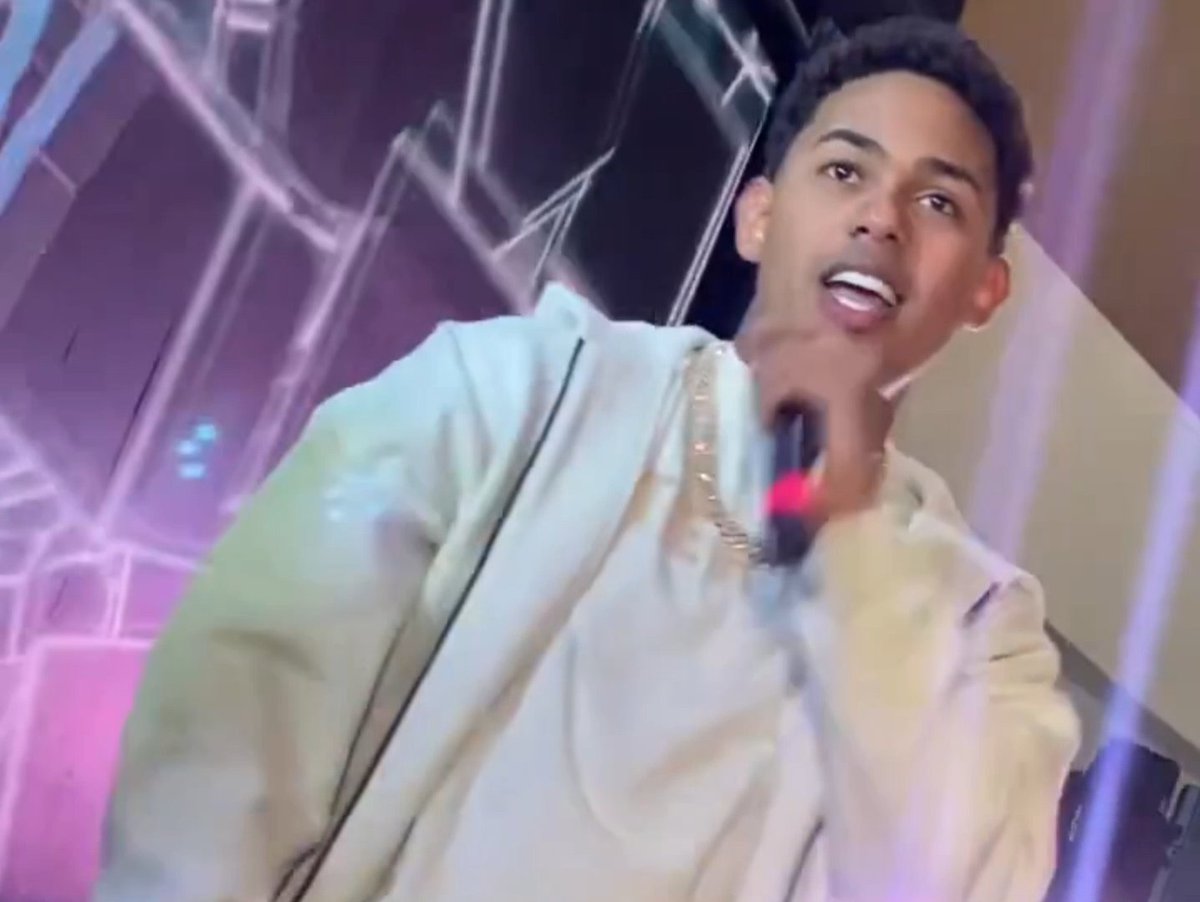 "Myke Towers": Por su presentación en el shopping Plaza Oeste