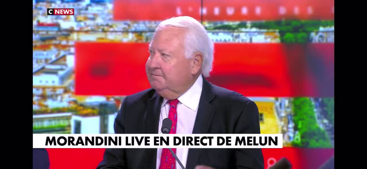 Alors qu’ils avaient parlé plus tôt de harcèlement scolaire, Pascal Praud et tout le plateau rigolent avec Jean-Morandini.