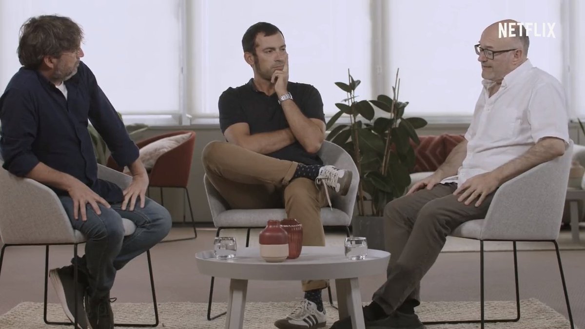 Una película como esta solo se podía estrenar en un festival como el Donostia Zinemaldia - Festival de San Sebastián. Hemos entrevistado a uno de los líderes de la organización terrorista ETA. Y a una de sus víctimas directas. Les aseguro que lo hemos hecho con una enorme responsabilidad periodística, con un absoluto respeto hacia las víctimas, y con la voluntad de que las generaciones más jóvenes conozcan uno de los episodios más negros de nuestra historia reciente. Se podrá ver en Netflix España.
