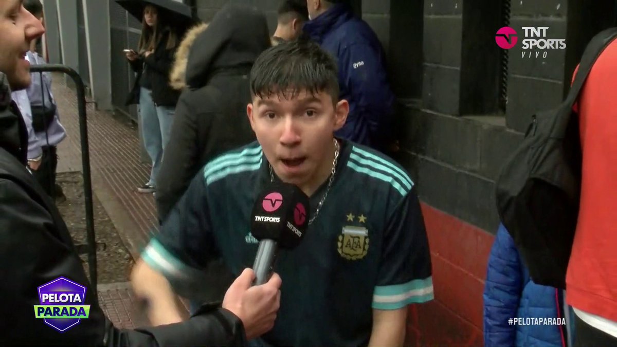 ¿UN NUEVO TEMA PARA LA SCALONETA? 😅🎵 En #PelotaParada con Ivan Gorza un hincha presentó una nueva canción para la Selección Argentina pensando en el Mundial de 2026. ▶️ ¿Qué te parece?