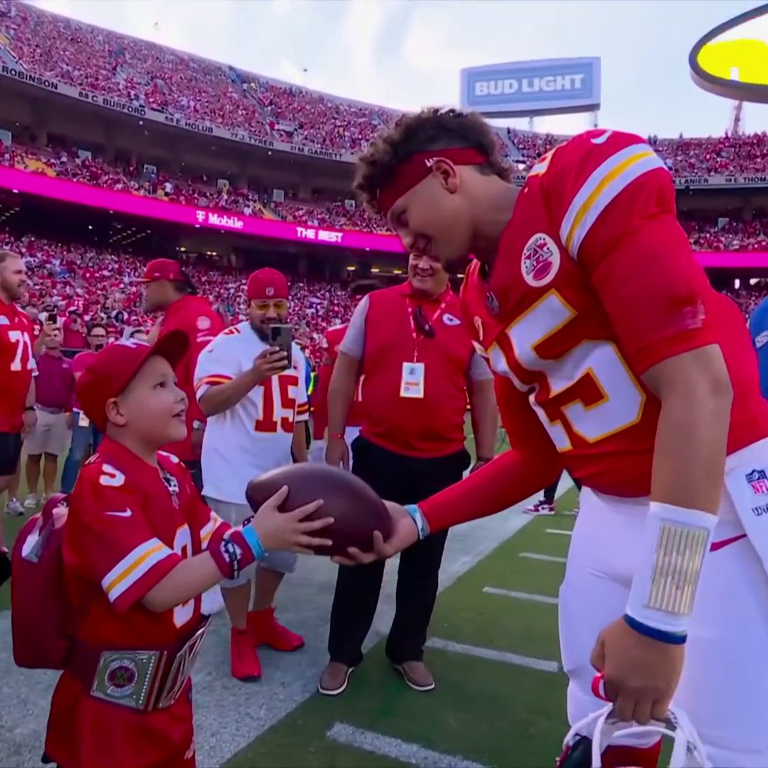 Patrick Mahomes traded a football for a bracelet with this young #ChiefsKingdom fan. The reaction says it all! ❤️