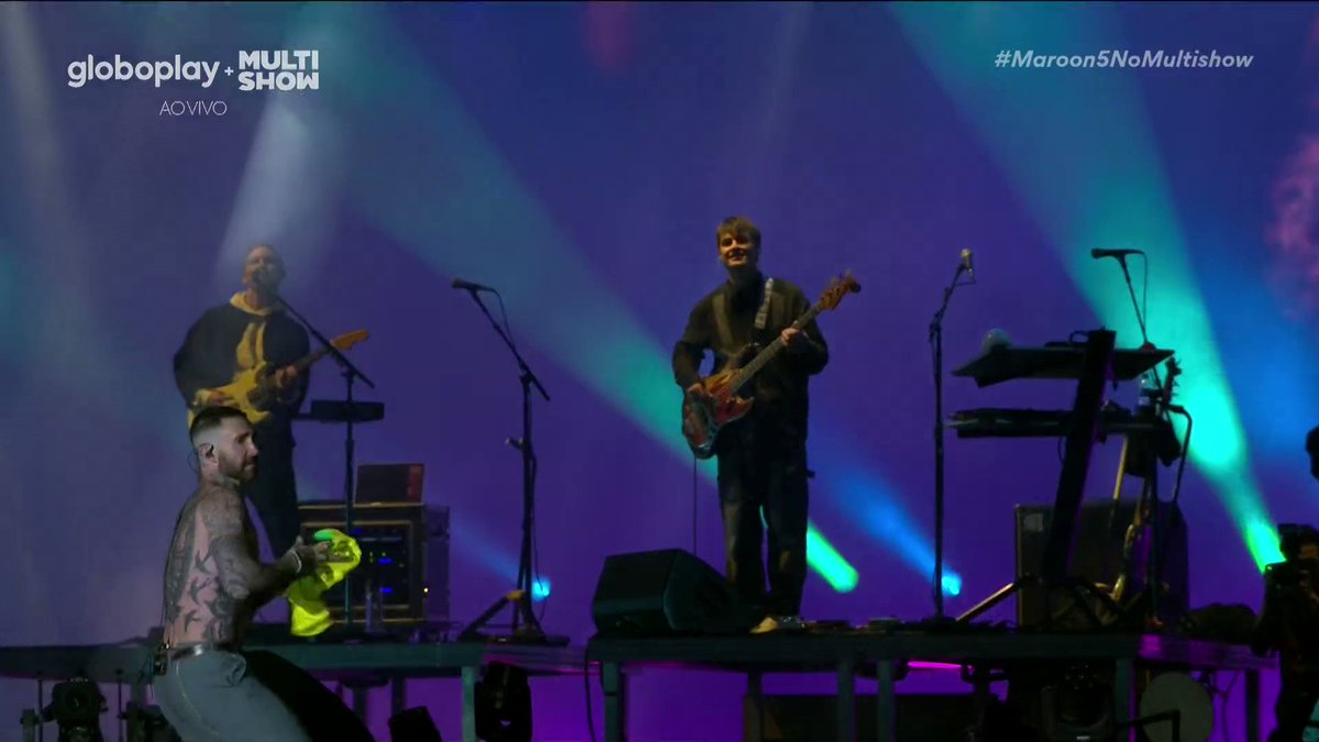 ADAM LEVINE TIROU A CAMISA! REPITO: ADAM LAVINE TIROU A CAMISETA! 🥵#TheTown #TheTown2023 #Maroon5NoMultishow