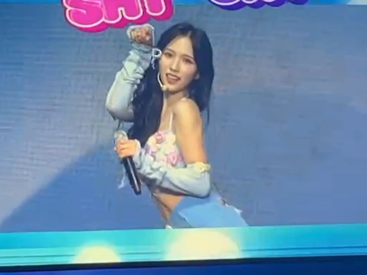 MISAMOCHAENG doing shy shy shy cutie-sexy version