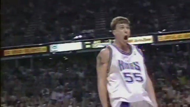 Hoy les quiero contar la historia de quien fue para mí uno de los jugadores más creativos, electrizantes, prometedores y divertidos de la historia de la NBA: Jason Williams. El curioso caso del genio llamado Chocolate Blanco.