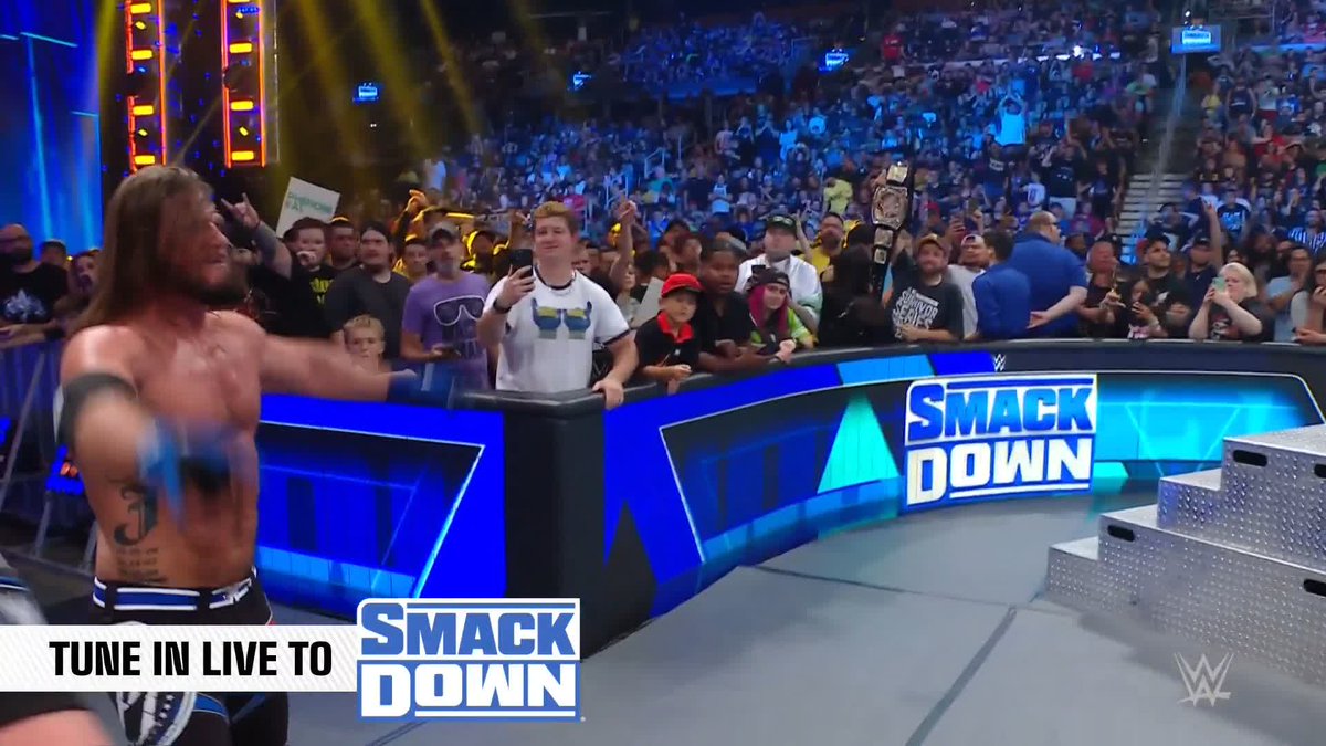 WAIT... WHAT JUST HAPPENED? 🫢 #TheJudgmentDay 🤝 #TheBloodline #SmackDown