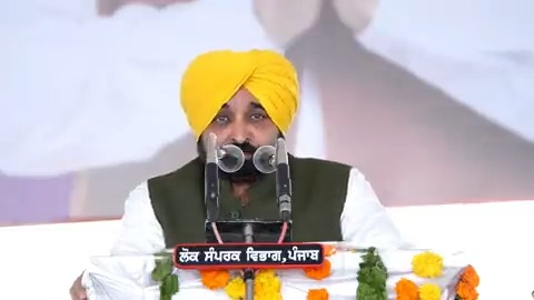 ਜਿਹੜੇ ਵੀ ਵਿਭਾਗ ‘ਚ ਨੌਕਰੀਆਂ ਦੇ ਰਹੇ ਹਾਂ ਪੂਰੇ ਪਾਰਦਰਸ਼ੀ ਤਰੀਕੇ ਨਾਲ ਦੇ ਰਹੇ ਹਾਂ…ਹੁਣ ਪਹਿਲਾਂ ਵਾਲਾ ਕੰਮ ਗਿਆ ਜਦੋਂ ਪਿਛਲੀਆਂ ਸਰਕਾਰਾਂ ਵੇਲੇ ਰਿਸ਼ਤੇਦਾਰਾਂ ਦੀਆਂ ਸ਼ਿਫਾਰਿਸ਼ਾਂ ਚੱਲਦੀਆਂ ਸੀ…