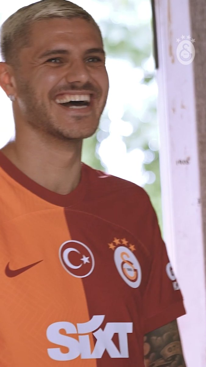 🎥 Galatasaray Futbol A Takımı medya çekiminin eğlenceli kamera arkası görüntüleri 😬 📲 Tamamını izlemek için sen de Galatasaray YouTube'a KATIL! 👇