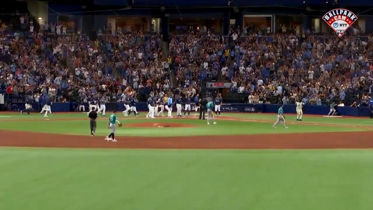Yandy Díaz with a LASER for the win 💪 🎥 NTT #BallparkCam | Tampa Bay Rays | #RaysUp