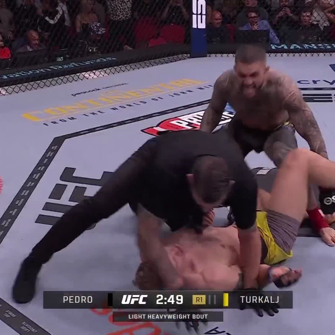 Incredible finish, even better celebration 👏 @Tyson_Pedro_ came out SWINGING in round one to get the KO! #UFC293