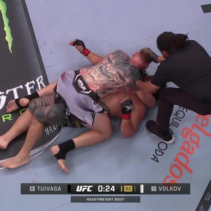 VOLKOV GETS HIS FIRST SUBMISSION WIN SINCE 2016 👏 #UFC293
