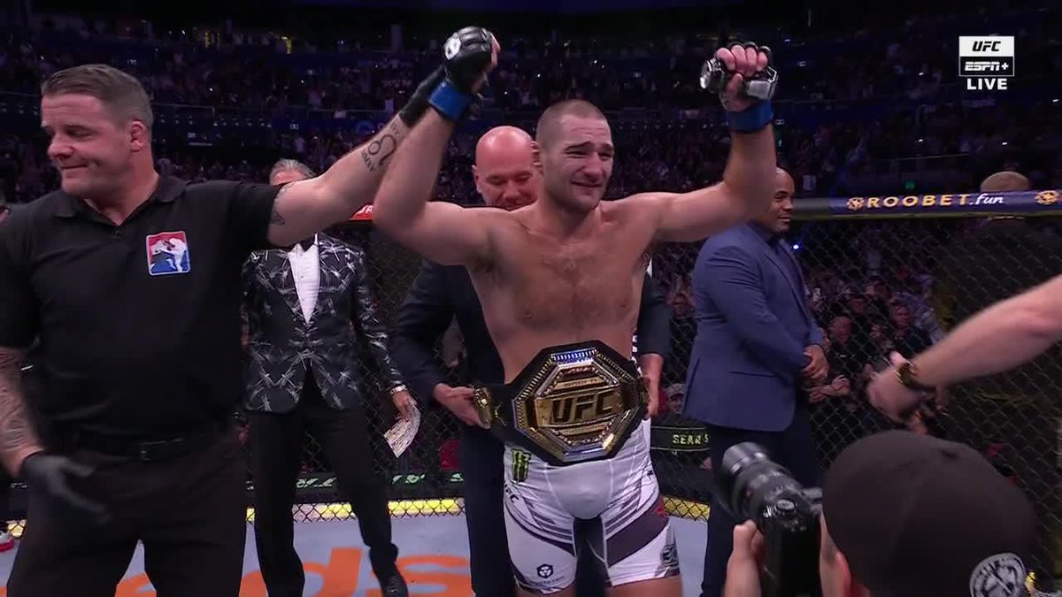 STRICKLAND STUNS ADESANYA TO CLAIM THE MIDDLEWEIGHT CROWN 🏆 #UFC293
