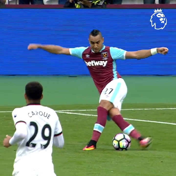 On this day, 6 years ago, Dimitri Payet pulled off one of the most amazing assists in PL history. 😮‍💨⚒