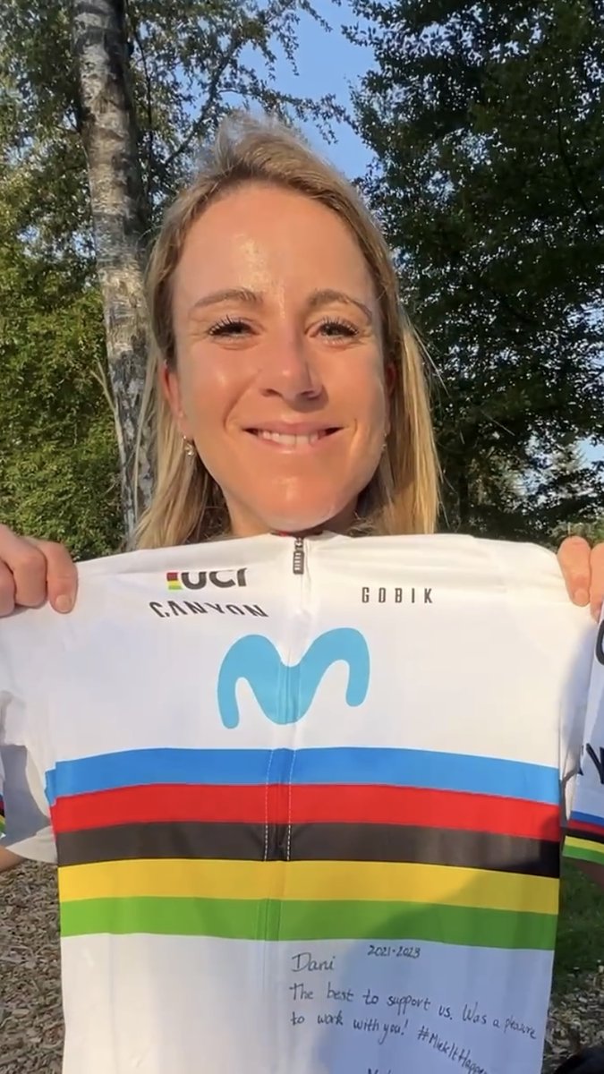 🌈👕🥹 Annemiek van Vleuten started her last day as a pro being an absolute angel. Rainbow jerseys for ALL of her team-mates, both at the Simac Ladies Tour and beyond. #GraciasMiek - enjoy what’s to come.