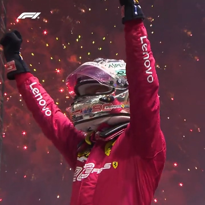Seb's final win in Singapore always brings the goosebumps... and the emotion! 🥺 #SingaporeGP #F1 Scuderia Ferrari HP