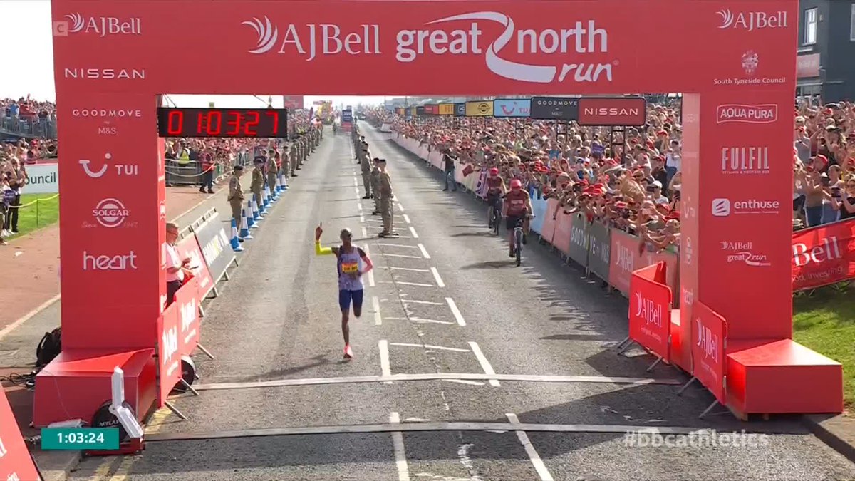 The final metres of a running career which will live long in history. Enjoy your retirement, Mo! #BBCAthletics #GNR2023