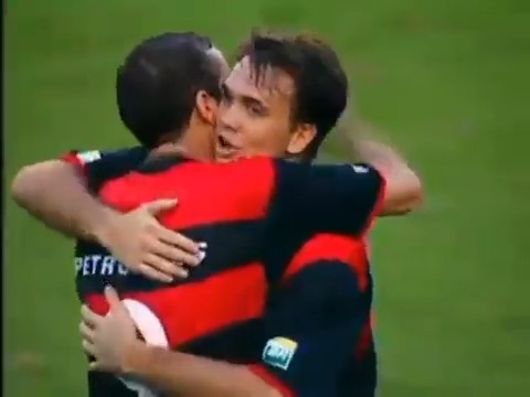 É o Pet, é o Pet, é o Pet 🎶 Petković completa 51 anos hoje, e a gente só consegue lembrar desse momento histórico do craque e do Flamengo ⚽🥳