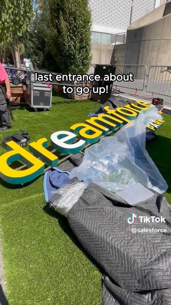 Step into the magical world of Dreamforce. 🪄 Take a peek behind the big blue cloud at how we bring #DF23 to life.