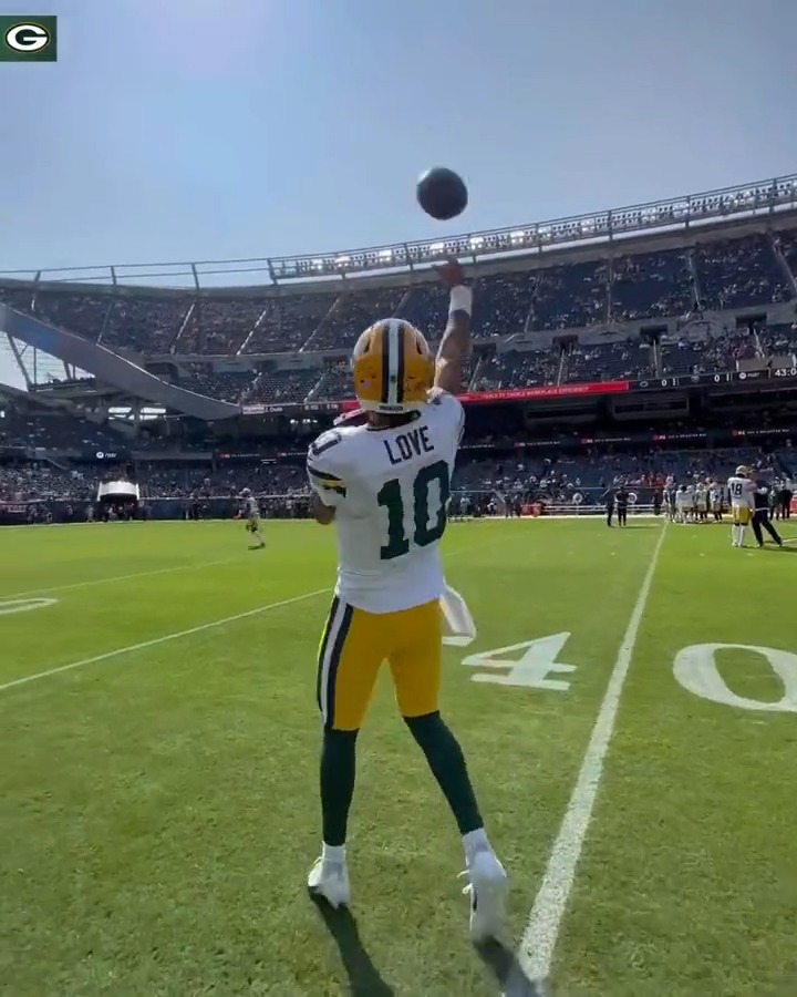 The 10VE era begins. #GBvsCHI | #GoPackGo