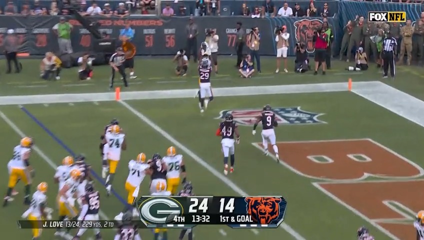 A thing of beauty. 🏈 RD with another TD catch from JLove! #GBvsCHI | #GoPackGo 📺: FOX