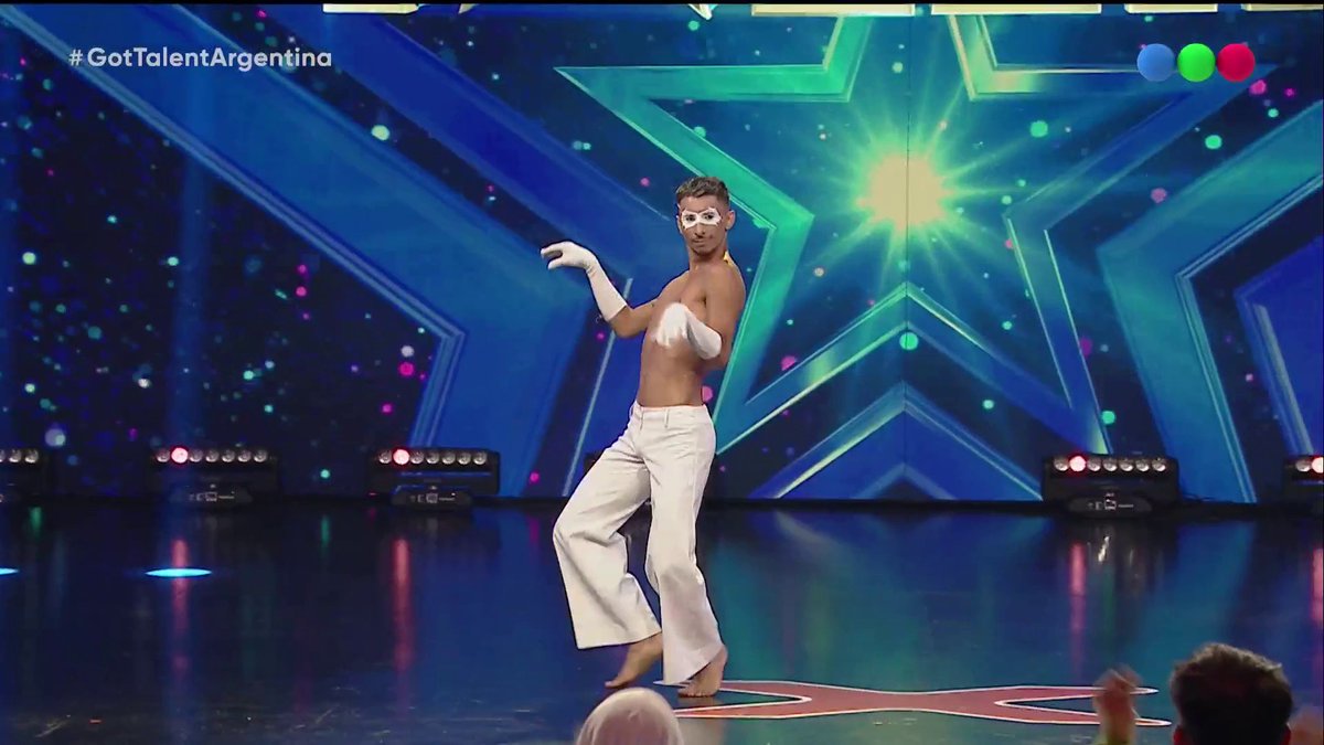 Facundo hizo una improvisación con el Himno Nacional Argentino y deslumbró al jurado 🇦🇷 👉🏼Mirá la performance completa y seguí #GotTalentArgentina en