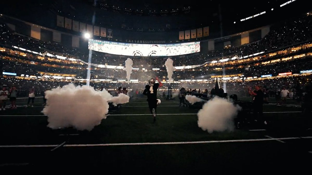 Derek Carr's first Caesars Superdome runout... CHILLS.