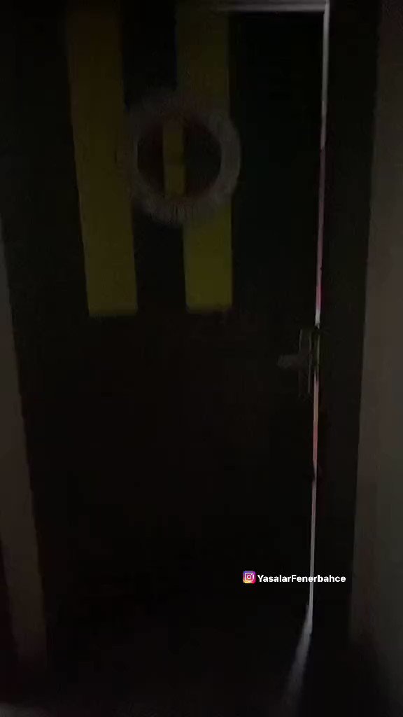 ne fanatikliği canım derbiden derbiye izliyorum
