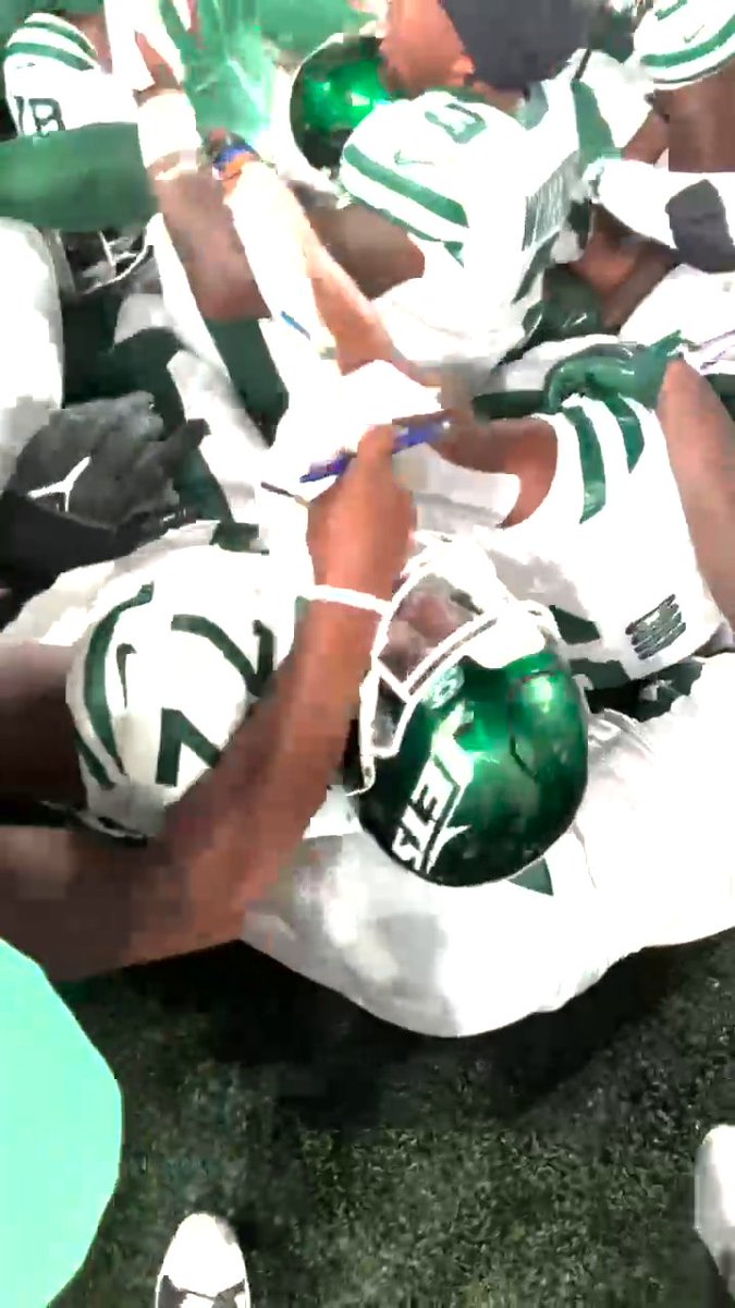 This UNBELIEVABLE finish from the field 😮‍💨👏 #MNF | #BUFvsNYJ