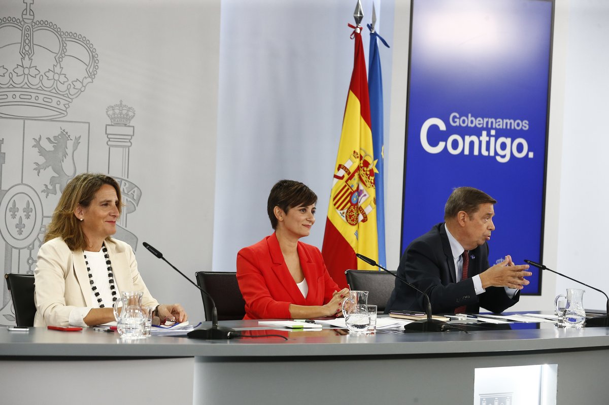 Las declaraciones del expresidente del Gobierno corresponden a un comportamiento antidemocrático y golpista. Le pedimos a Feijóo que, de manera inmediata, hoy mismo, le pida al señor Aznar una rectificación por estas gravísimas palabras.