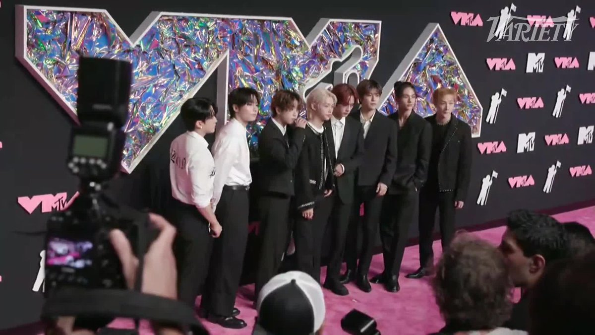 Stray Kids pose for photos at the #VMAs.