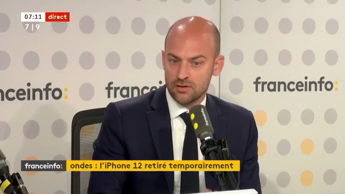 L'Agence nationale des fréquences a constaté que l'iPhone 12 émettait un niveau d'ondes légèrement supérieur au seuil autorisé. Ce niveau est plus de 10 fois inférieur au niveau auquel il pourrait y avoir un risque pour la santé. Mais la règle, c'est la règle : Apple doit se mettre en conformité.