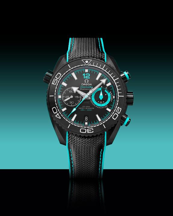Discover our tribute to the defending champions of the America's Cup. The Seamaster Planet Ocean Deep Black Emirates Team New Zealand Edition. #OMEGA #OMEGAOfficialTimekeeper #Seamaster Emirates Team New Zealand