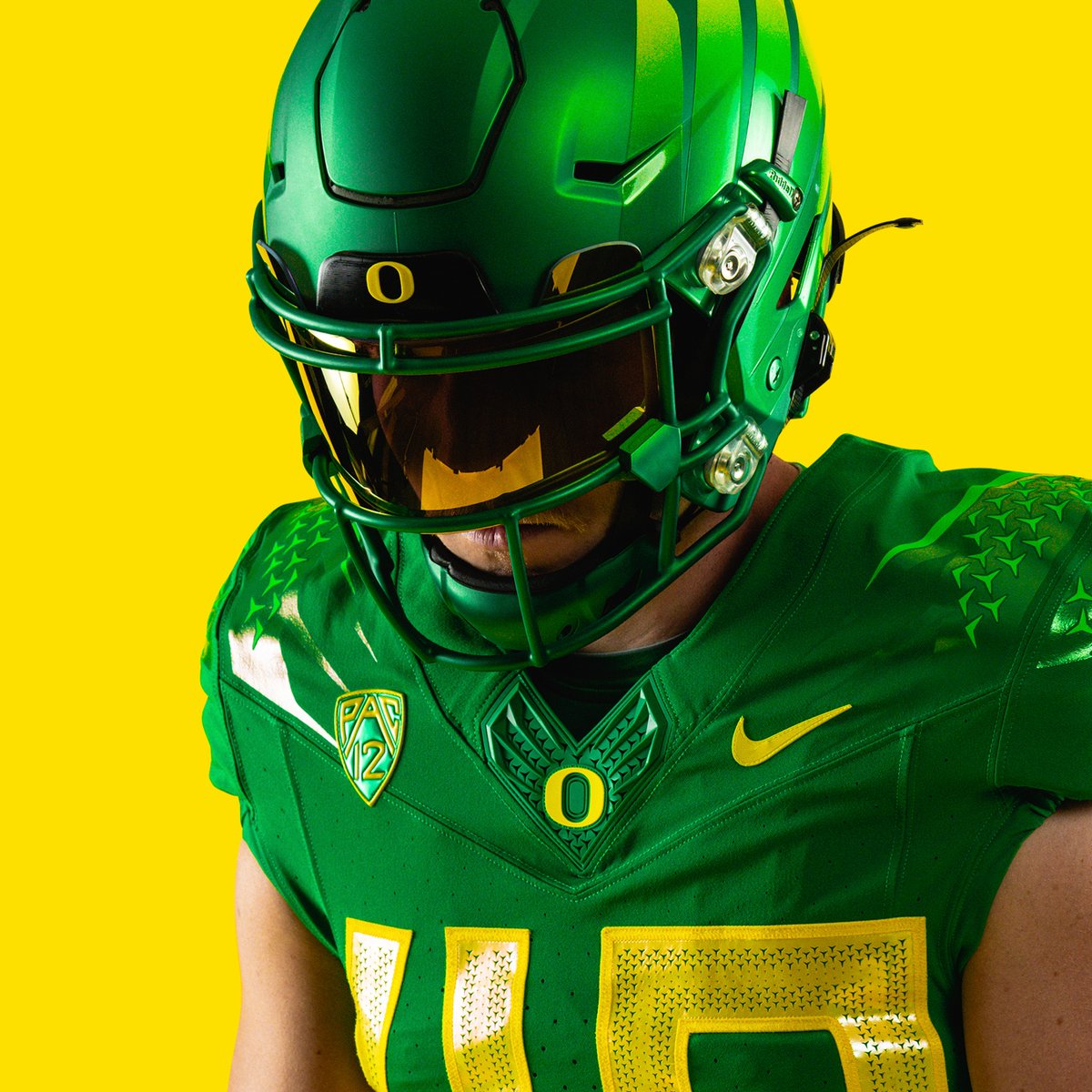 Strike fast. Game 3 uniform combo for @OregonFootball. #GoDucks