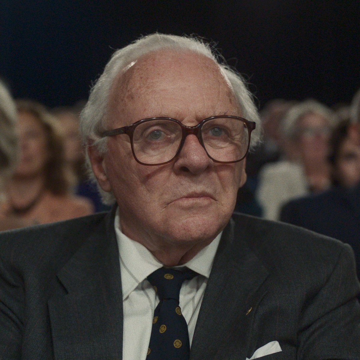 II. Dünya Savaşı döneminde yüzlerce çocuğu Nazi kampından kurtaran bir adamın hikâyesi. Anthony Hopkins ve Helena Bonham Carter'lı One Life filminden ilk fragman!