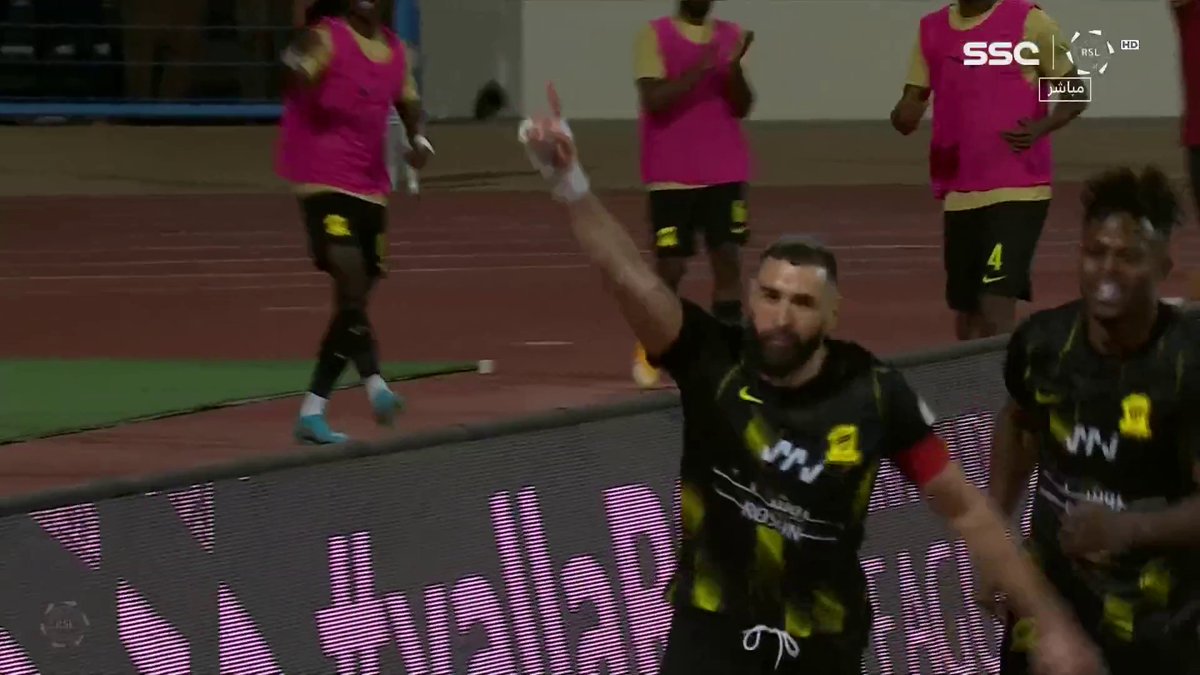 كيفية جديدة للتهديف ⚽️☝️ #الاتحاد_الأخدود