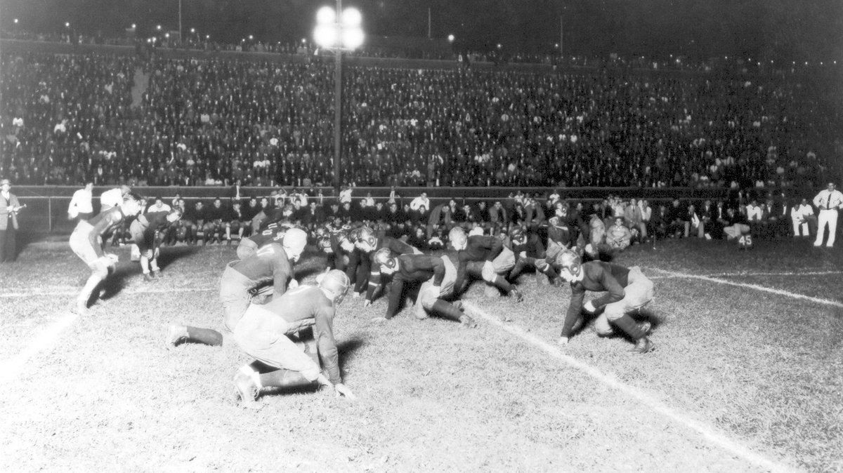 A century before the #Bearcats perfected college football under the stars, we pioneered it. Celebrating 100 years of #NippertAtNight. ✨ 🏟️: