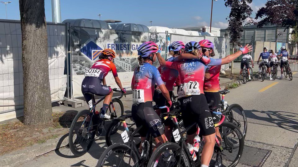 Wow! Sofia Bertizzolo wins the bunch sprint Tour de Romandie first stage! @UAETeamADQ #uciwwt