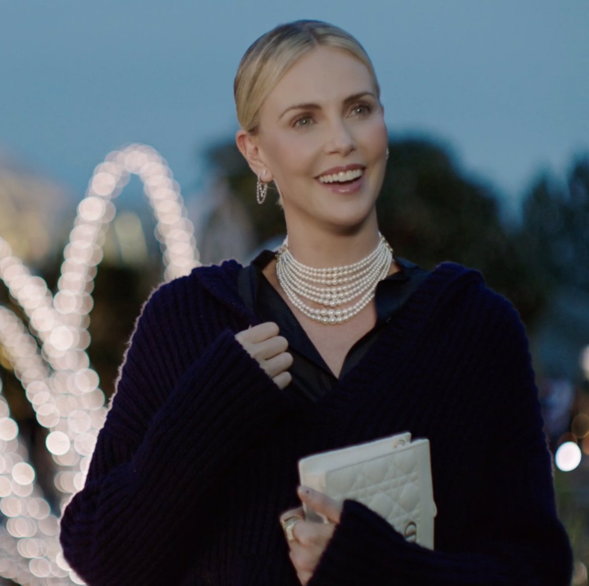 Fragrant Gardens. Witness the insights and sentiments of Charlize Theron, Alexandra Daddario, Christian Serratos, @ThomasaDoherty and many more #StarsinDior at The Flowers of Hypnosis exhibition held at the Brooklyn Botanic Garden.