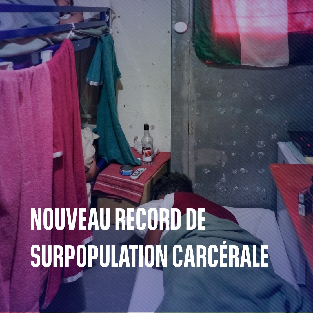 🗨 "Les détenus sont obligés de se mettre du papier toilette dans les oreilles et dans le nez pour ne pas que les cafards rentrent" La contrôleuse générale des lieux de privation de liberté alerte sur les conditions de détention en France⤵